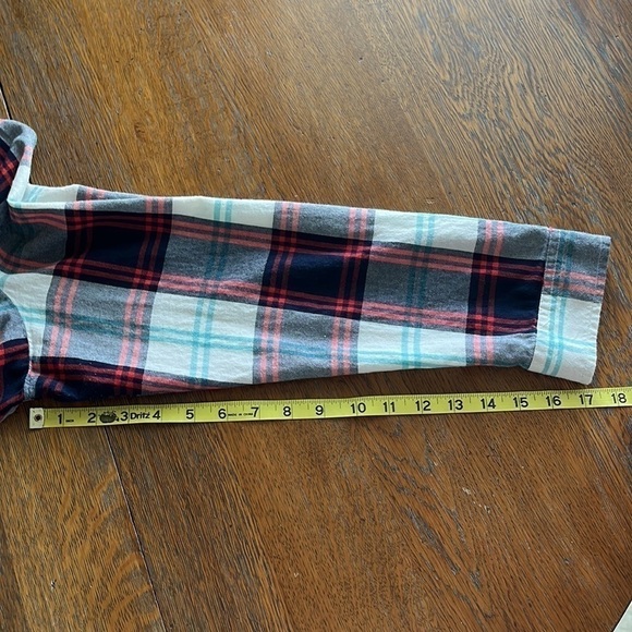 Old Navy size XXL flannel button down white red blue plaid long sleeves - Picture 12 of 15